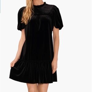 NWT CeCe Short Sleeve Ruffle Hem Keyhole Back Velvet Black Mini Dress Size Large